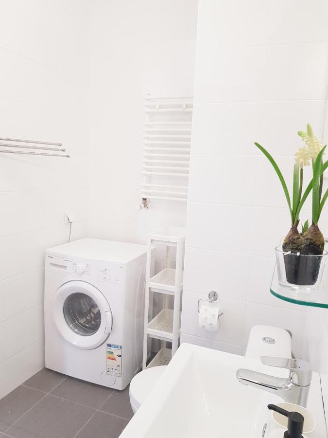 Apartment With 6 Single Beds